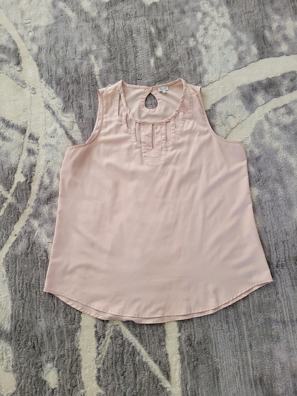 Kismet Sleeveless Blush Pink Keyhole Detail Camisole Size XL